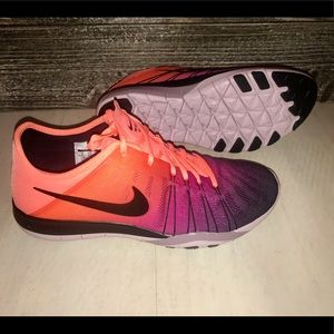 NWT ! NIKE FREE TR 6 ! Training shoe !!!
